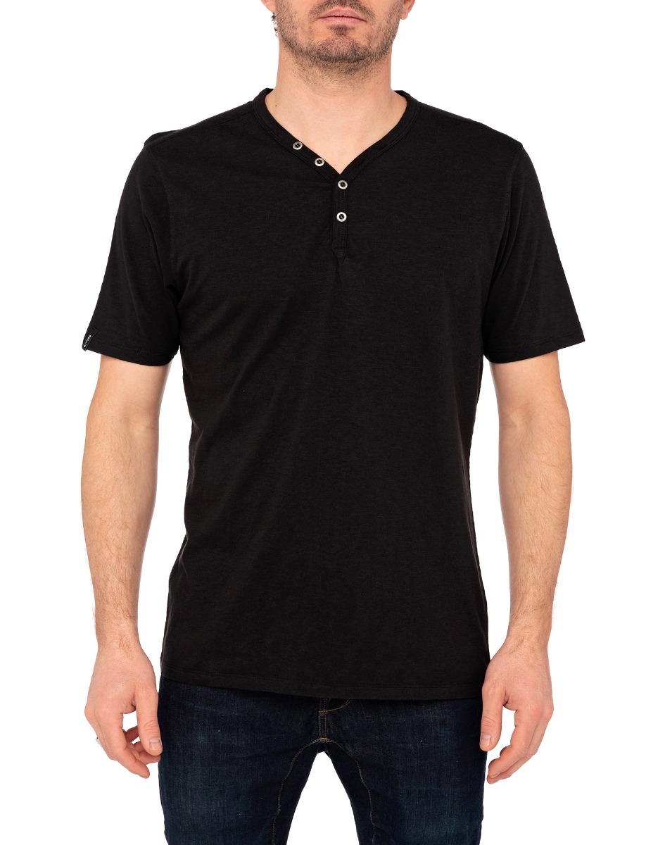 T-SHIRT BLACK